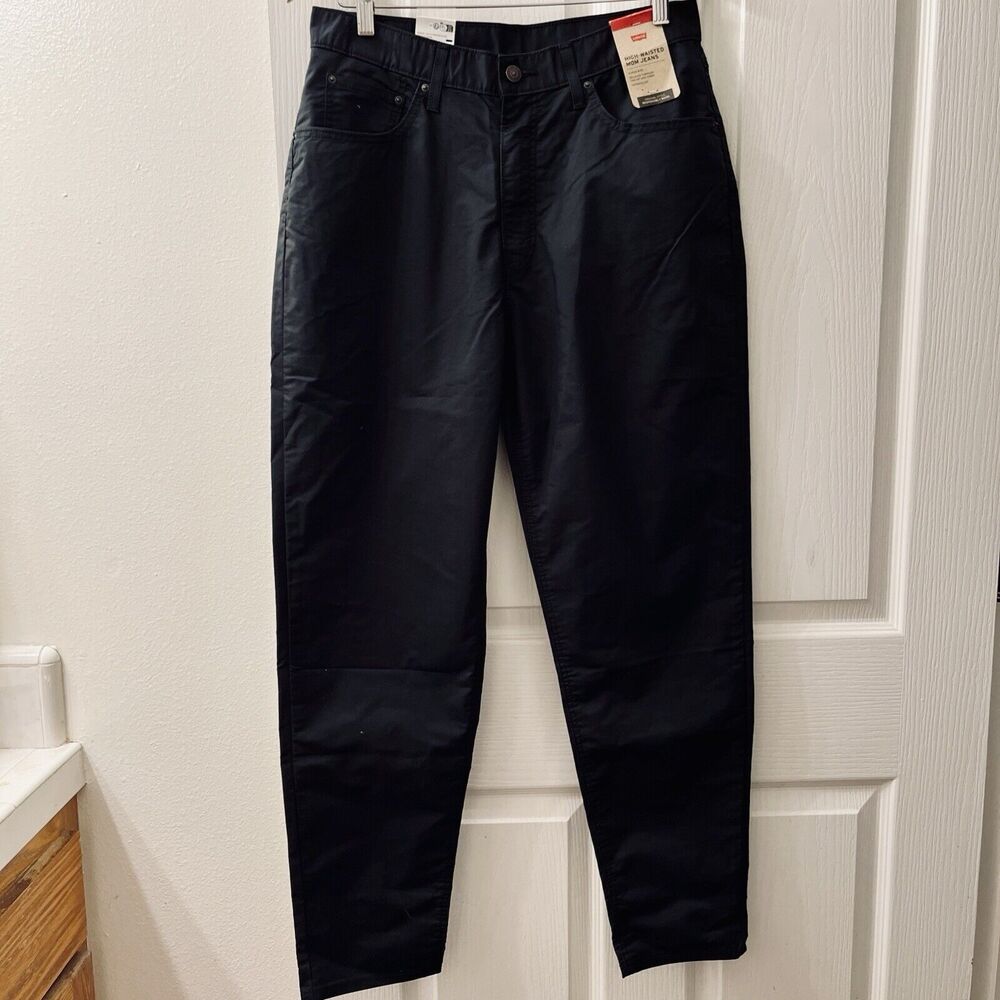 Levi's Women's 31 X 30 High Waisted Mom Jeans‎ Black Relaxed Tapered Twill